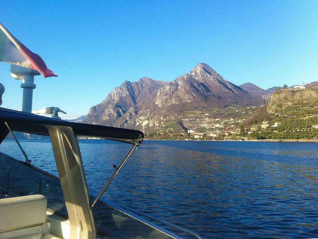 Boats & Breakfast Genova Porto Antico Fortyseven Hotel