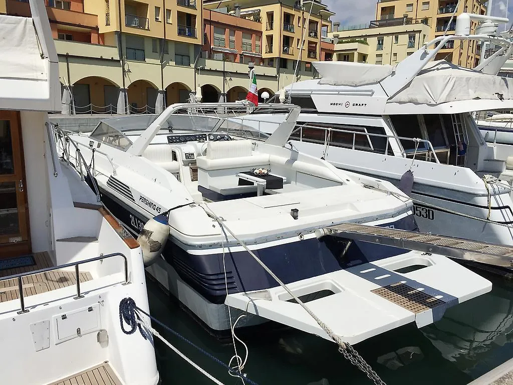 Boats & Breakfast Genova Porto Antico Fortyseven Hotel Italy