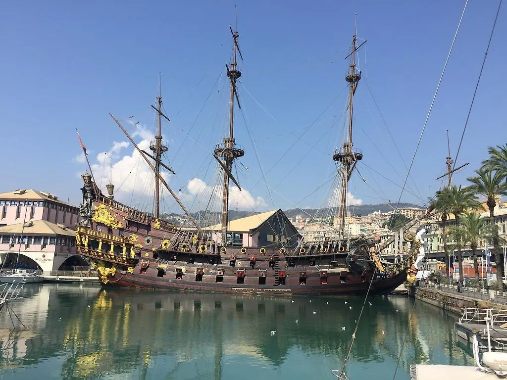 Botel Boats & Breakfast Genova Porto Antico Fortyseven Hotel